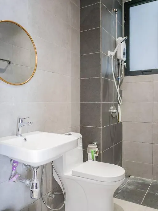 Modern 2 Bedroom Urban Suite By Uptrend Home Management Jelutong