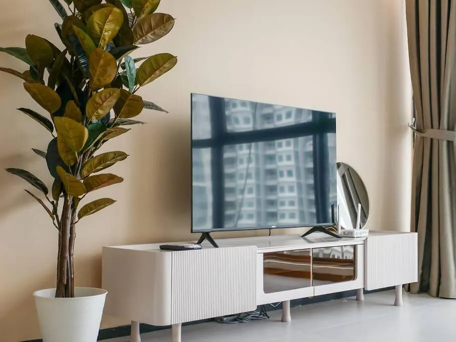 Modern 2 Bedroom Urban Suite By Uptrend Home Management Jelutong