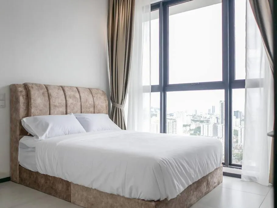 Modern 2 Bedroom Urban Suite By Uptrend Home Management Jelutong 0*,