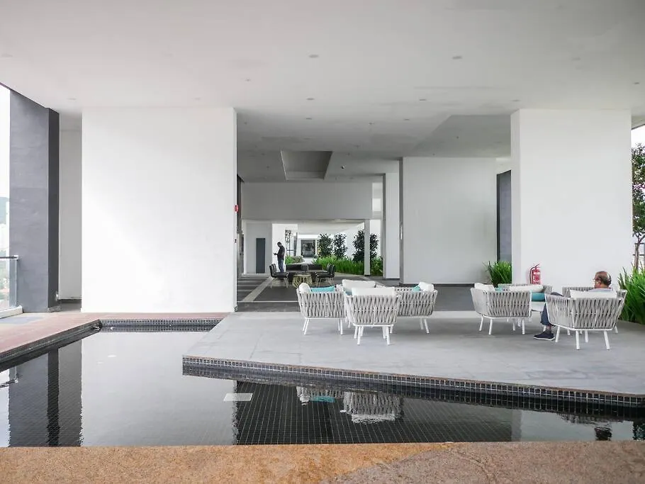 Apartment Modern 2 Bedroom Urban Suite By Uptrend Home Management Jelutong Malaysia