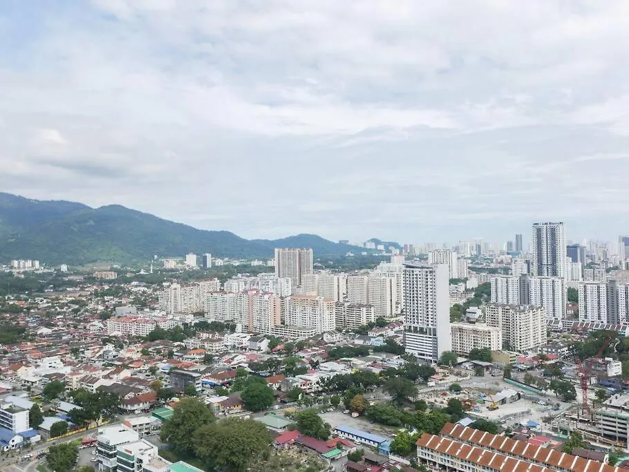 Modern 2 Bedroom Urban Suite By Uptrend Home Management Jelutong
