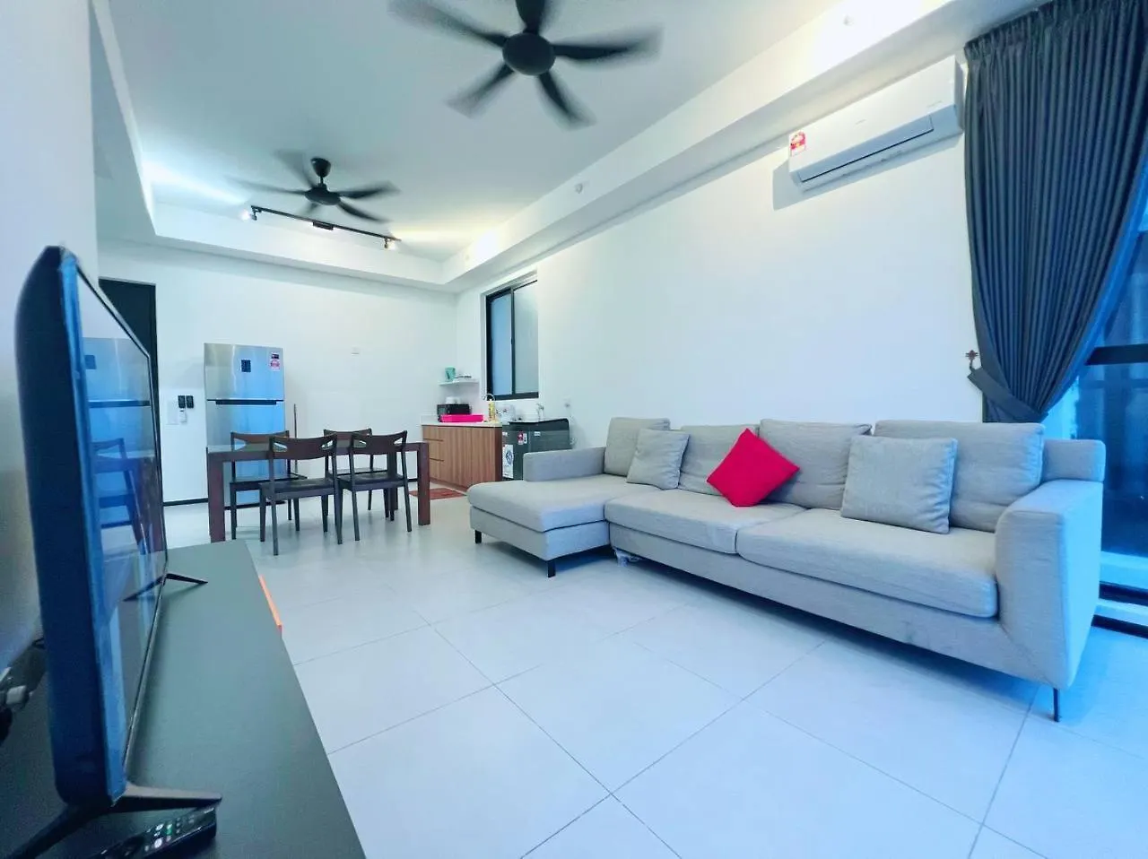 Modern 2 Bedroom Urban Suite By Uptrend Home Management Jelutong 0*,  Malaysia