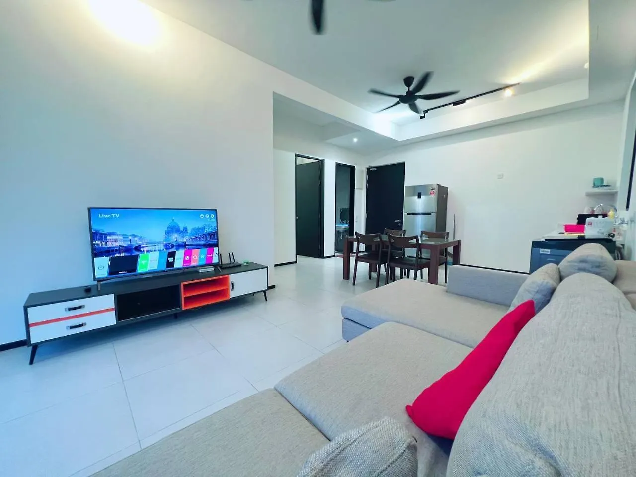 Apartment Modern 2 Bedroom Urban Suite By Uptrend Home Management Jelutong