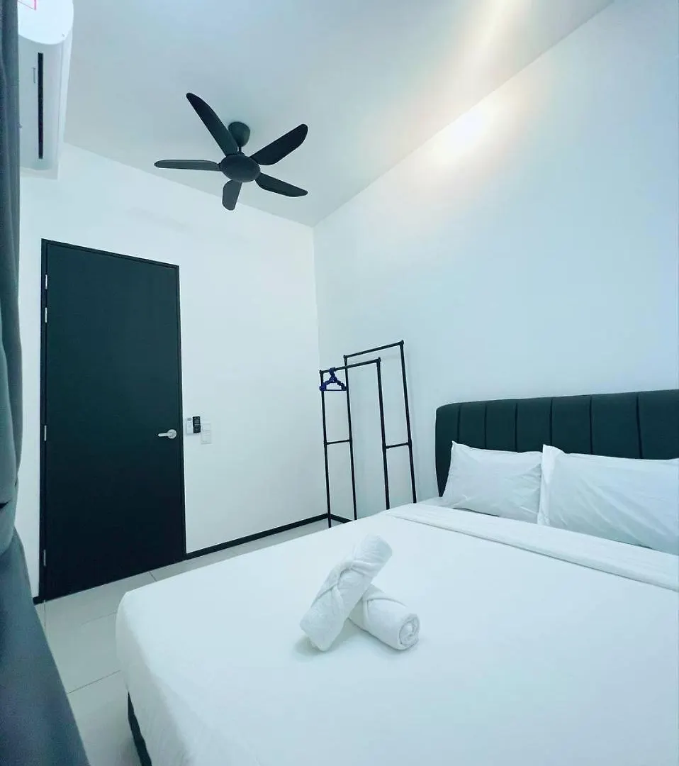 Modern 2 Bedroom Urban Suite By Uptrend Home Management Jelutong