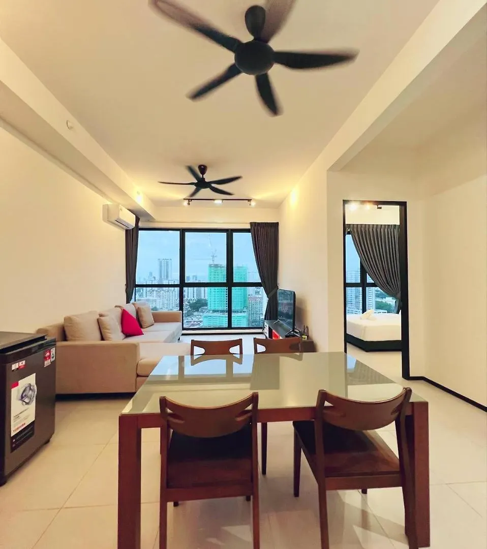Modern 2 Bedroom Urban Suite By Uptrend Home Management Jelutong 0*,